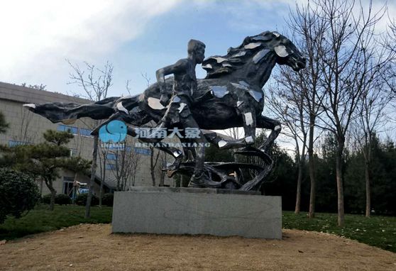 雕塑廠家分享河南銅雕塑的維護(hù)保養(yǎng)的五個(gè)技巧(圖1) 雕塑廠家分享河南銅雕塑的維護(hù)保養(yǎng)的五個(gè)技巧(圖1)